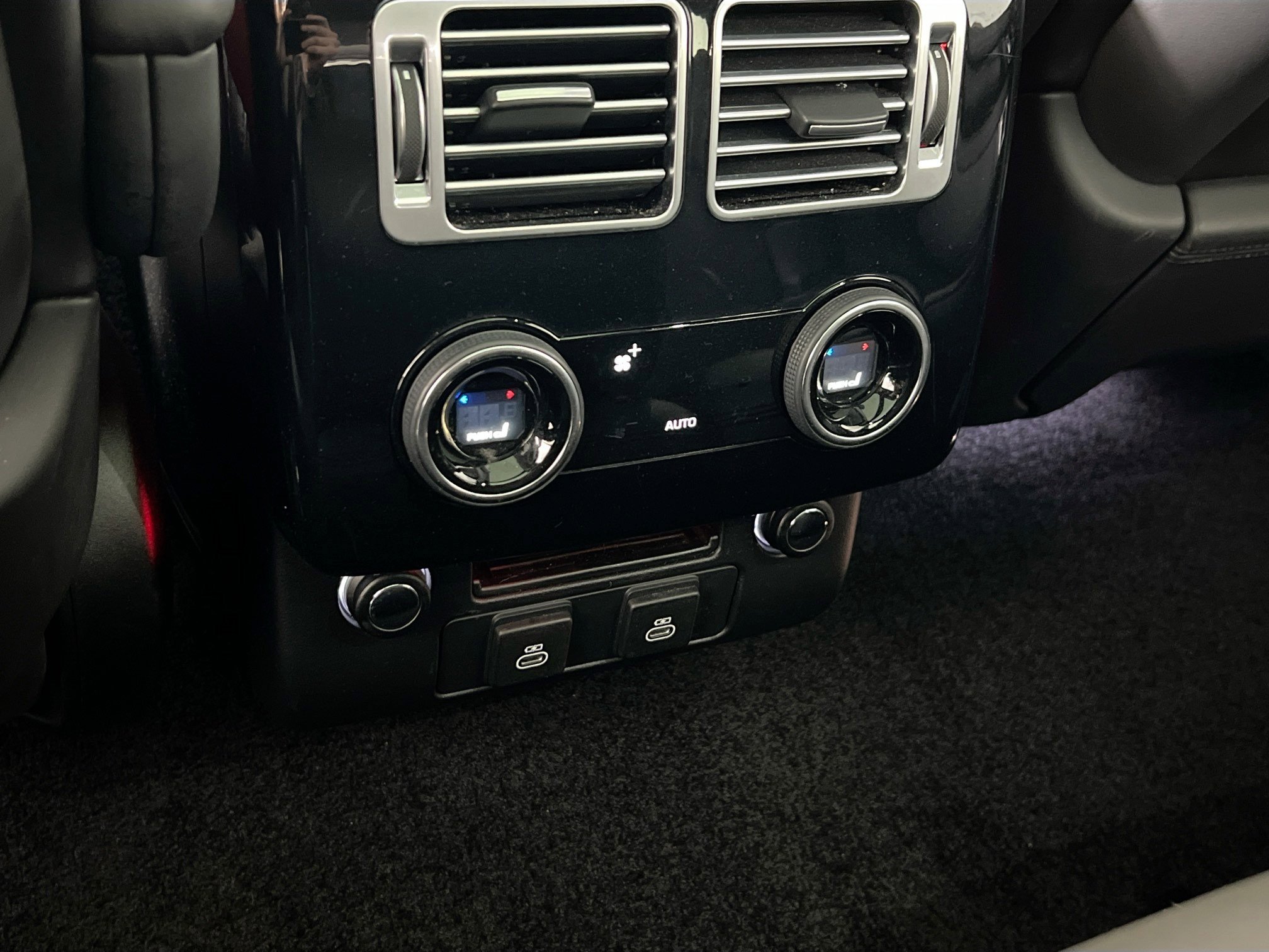 Used 2022 Land Rover Range Rover Westminster Edition image 27