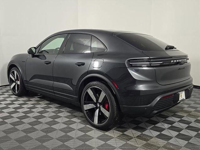 Certified 2025 Porsche Macan 4S Electric AWD/4WD image 3