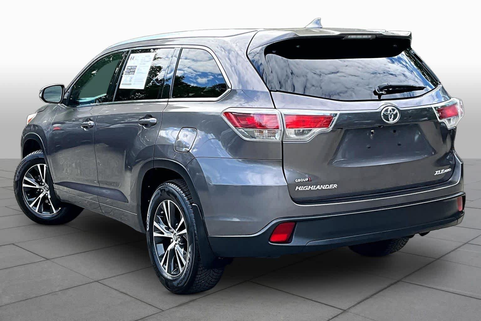 Used 2016 Toyota Highlander XLE AWD/4WD image 12