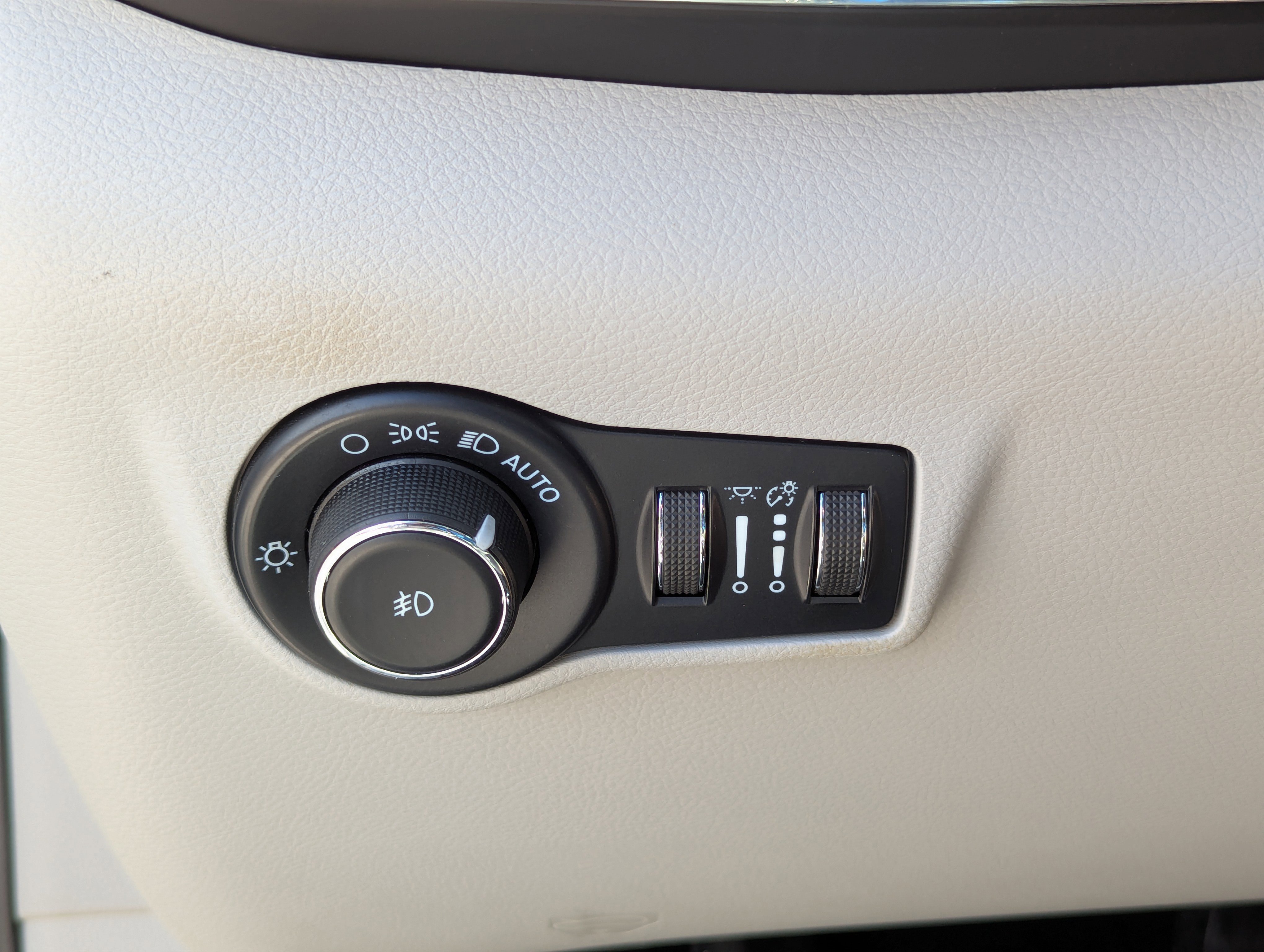 Used 2022 Jeep Compass Limited w/ Sun and Sound Group image 28