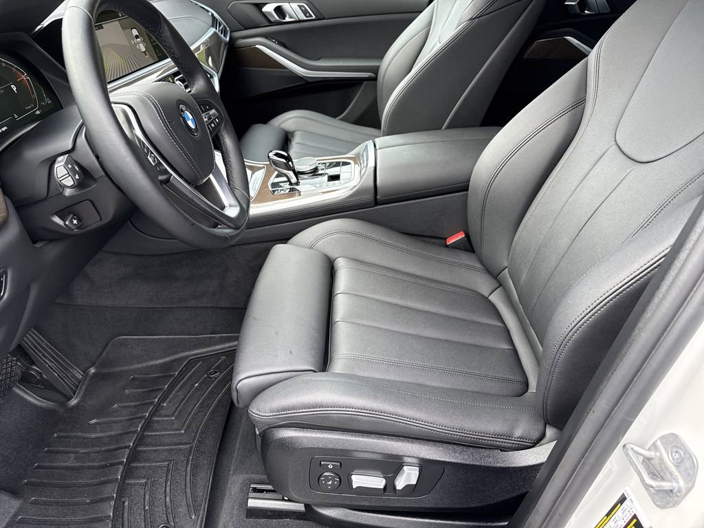 Used 2022 BMW X5 sDrive40i w/ Parking Assistance Package image 9
