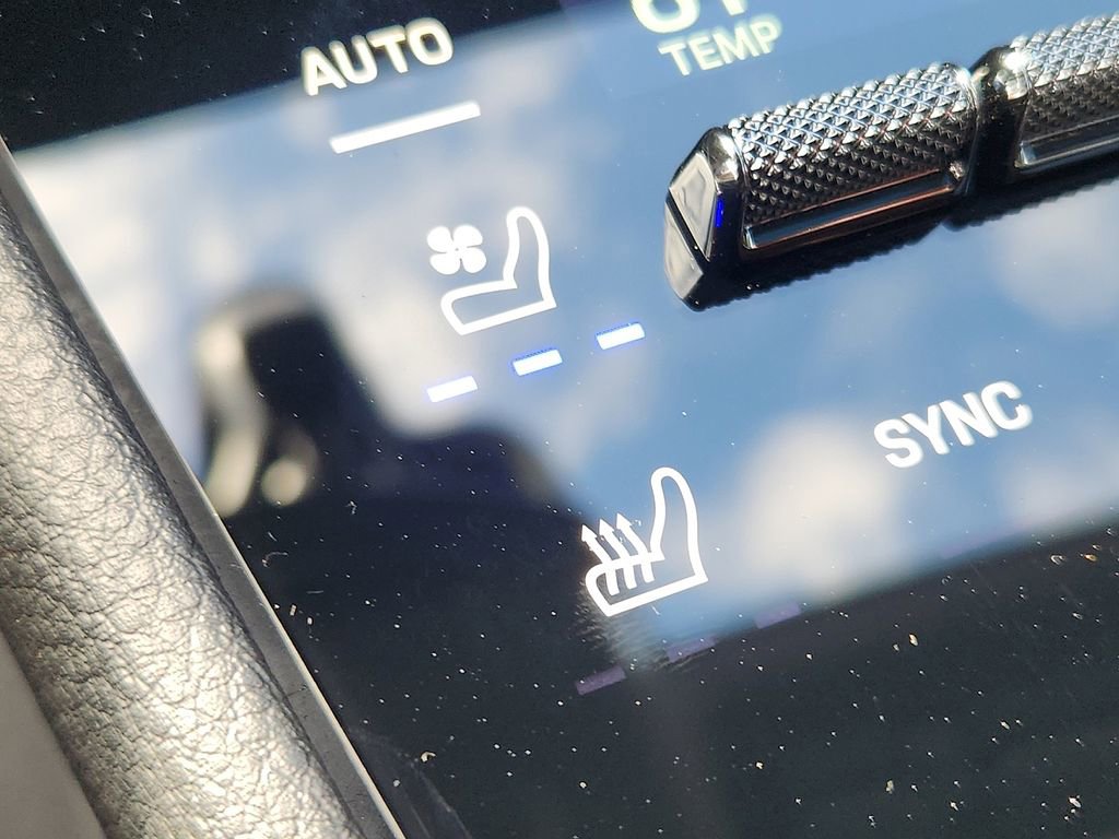 Certified 2025 Porsche Cayenne E-Hybrid image 22