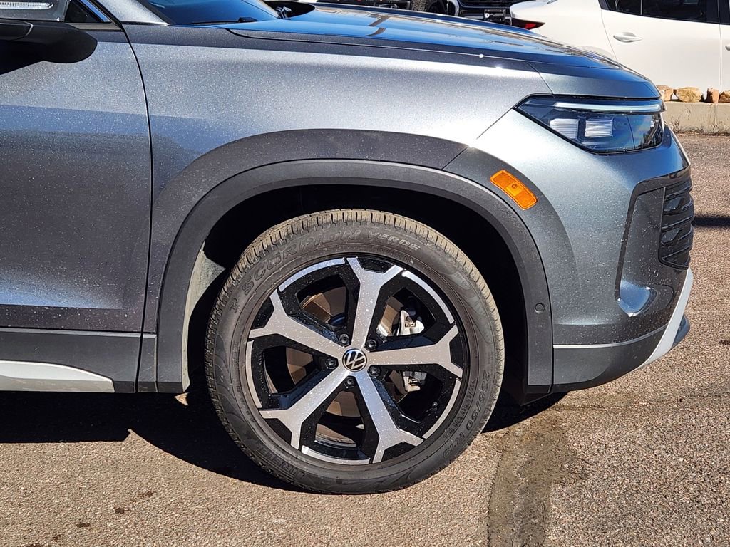 New 2025 Volkswagen Tiguan SE image 28