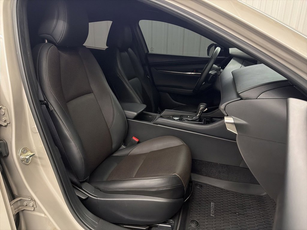 Used 2024 MAZDA MAZDA3 Hatchback w/Premium Plus Pkg image 37