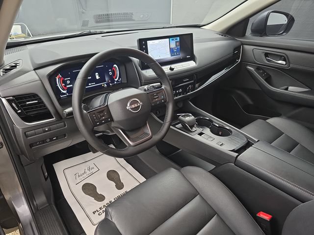 Used 2025 Nissan Rogue SL FWD image 21