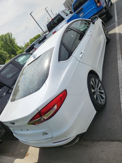 Used 2020 Ford Fusion SE image 3