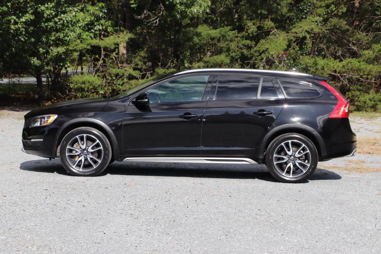 Used 2018 Volvo V60 T5 Cross Country w/ Convenience Package AWD/4WD image 40