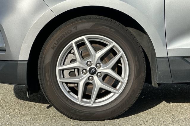 Used 2023 Ford Edge SEL image 32