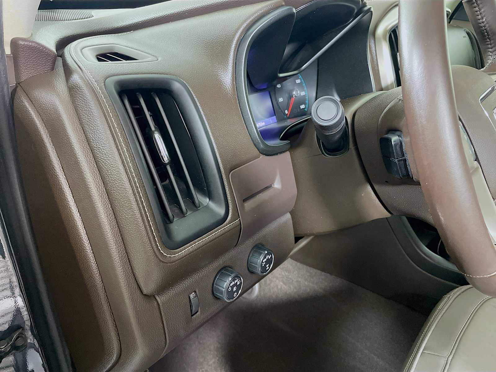 Used 2021 GMC Canyon Denali image 8