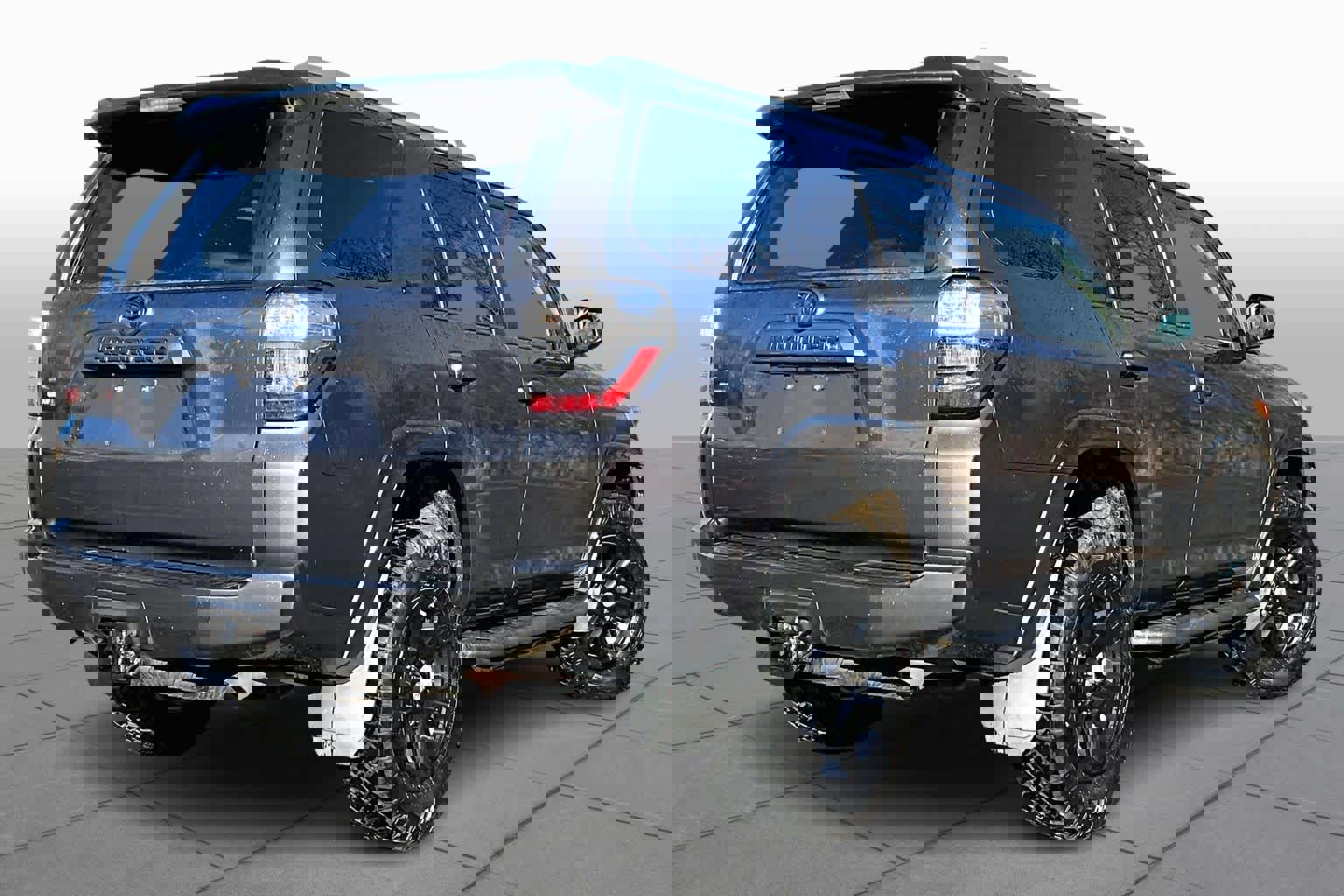 Used 2017 Toyota 4Runner SR5 image 12