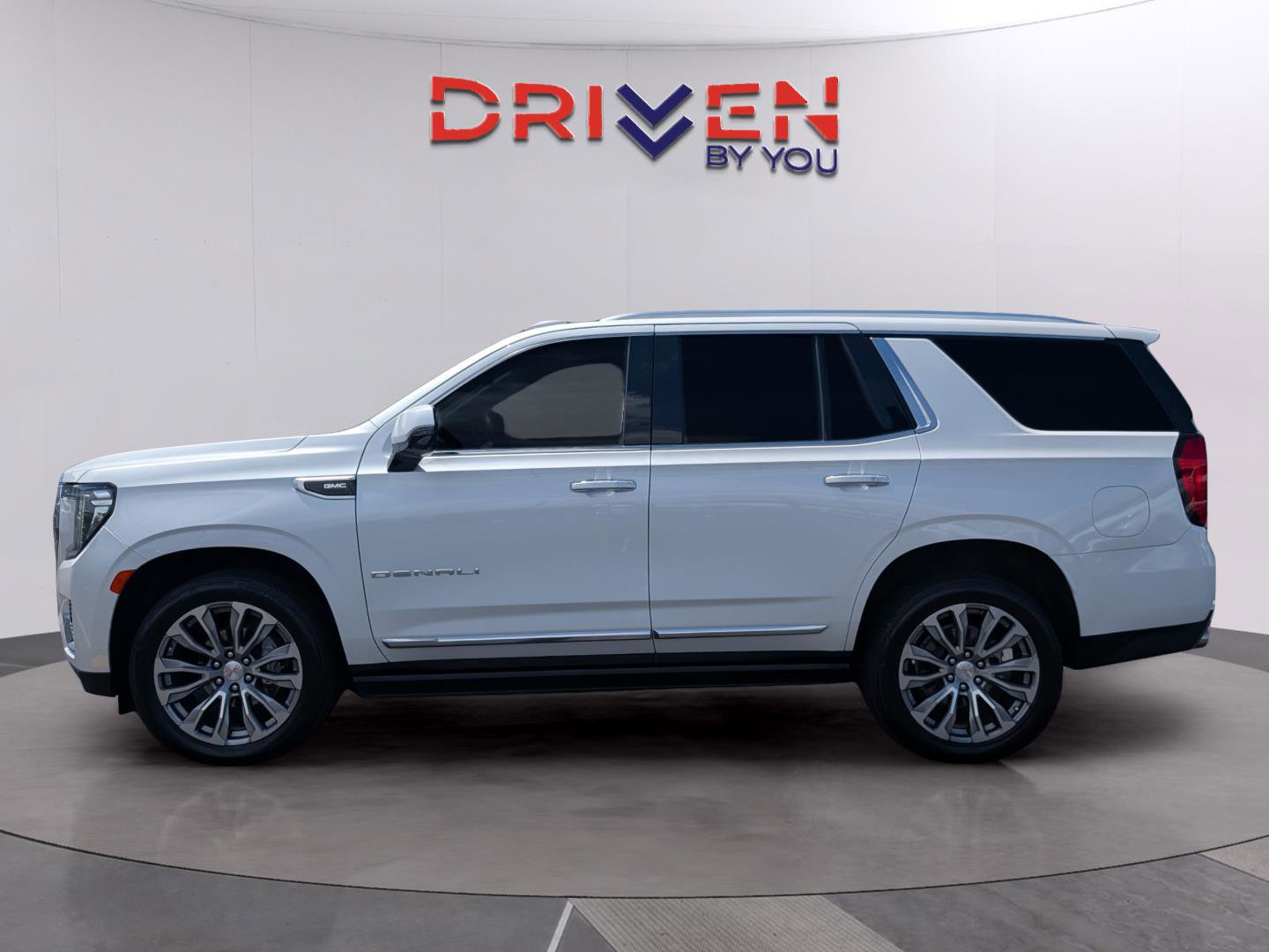 Used 2021 GMC Yukon Denali RWD image 2