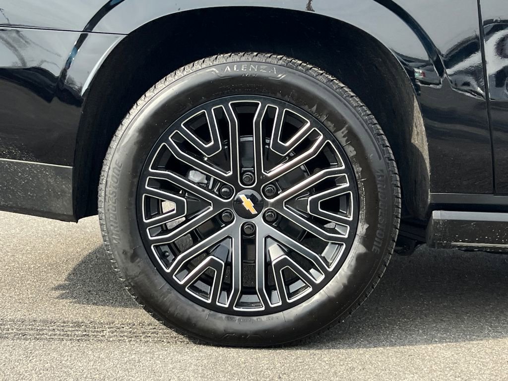 New 2026 Chevrolet Suburban High Country image 6