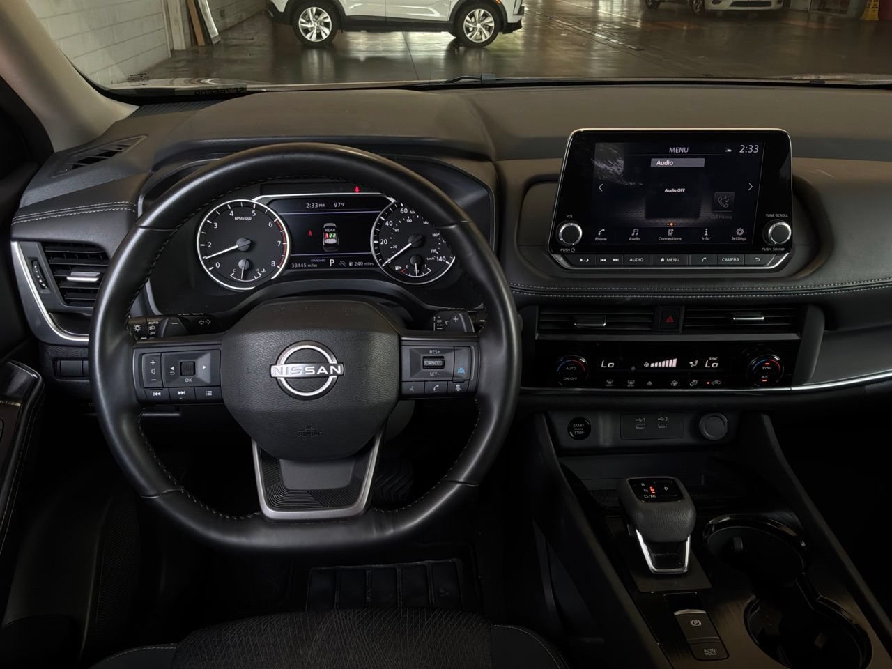 Used 2025 Nissan Rogue SV FWD image 14