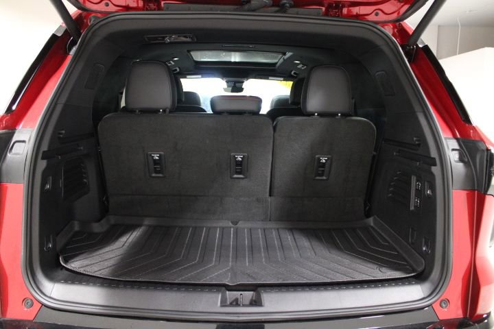 Used 2024 Chevrolet Traverse RS image 14