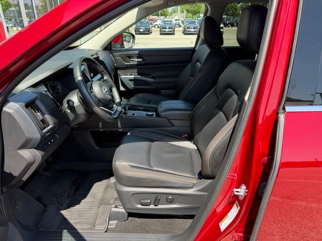 Certified 2025 Nissan Pathfinder SL AWD/4WD image 14