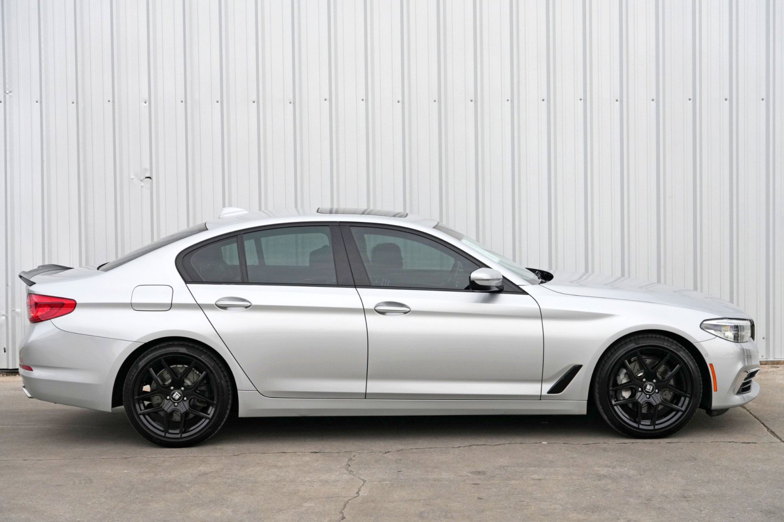 Used 2017 BMW 540i xDrive image 54