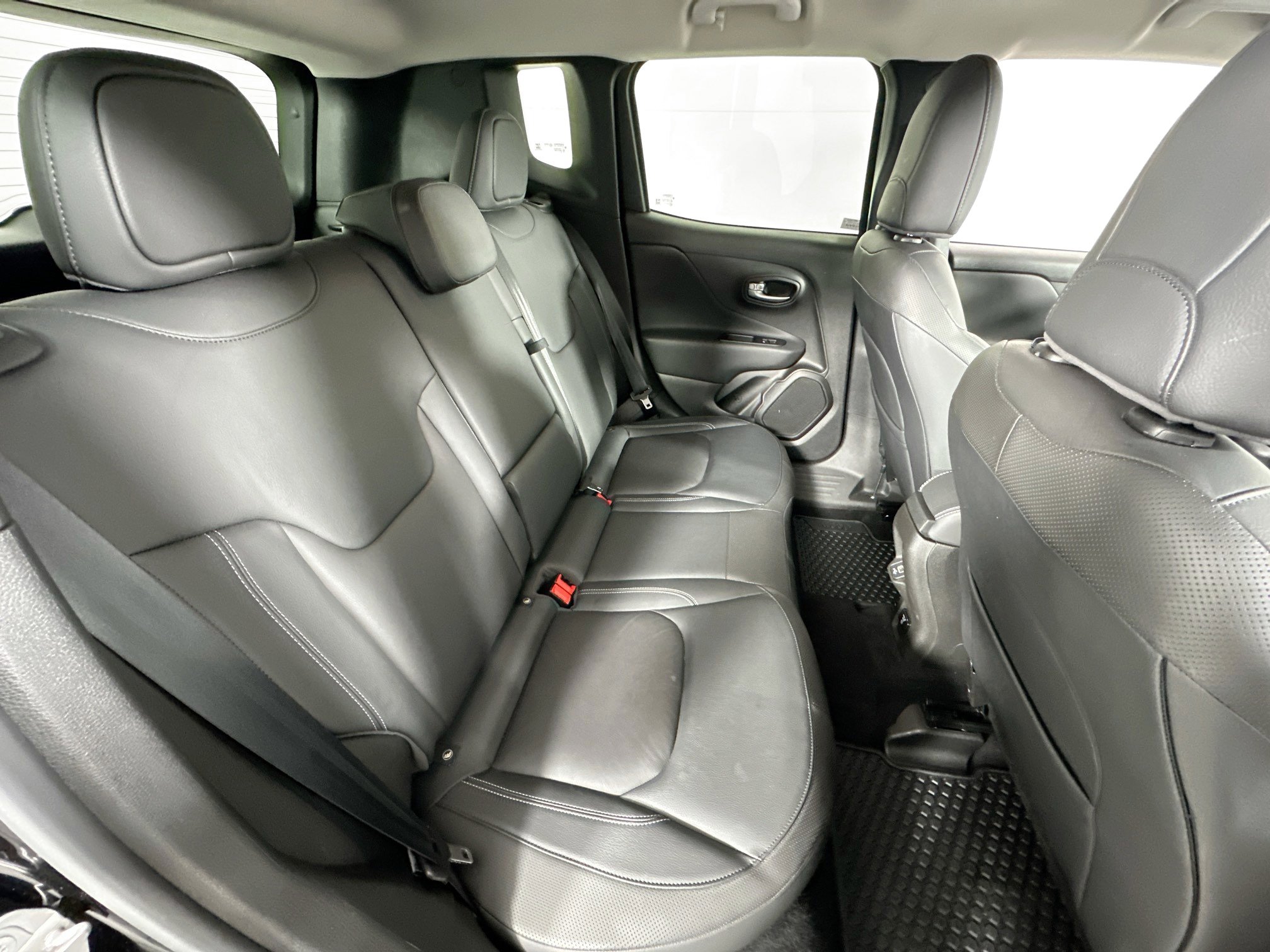 Used 2022 Jeep Renegade Limited image 26