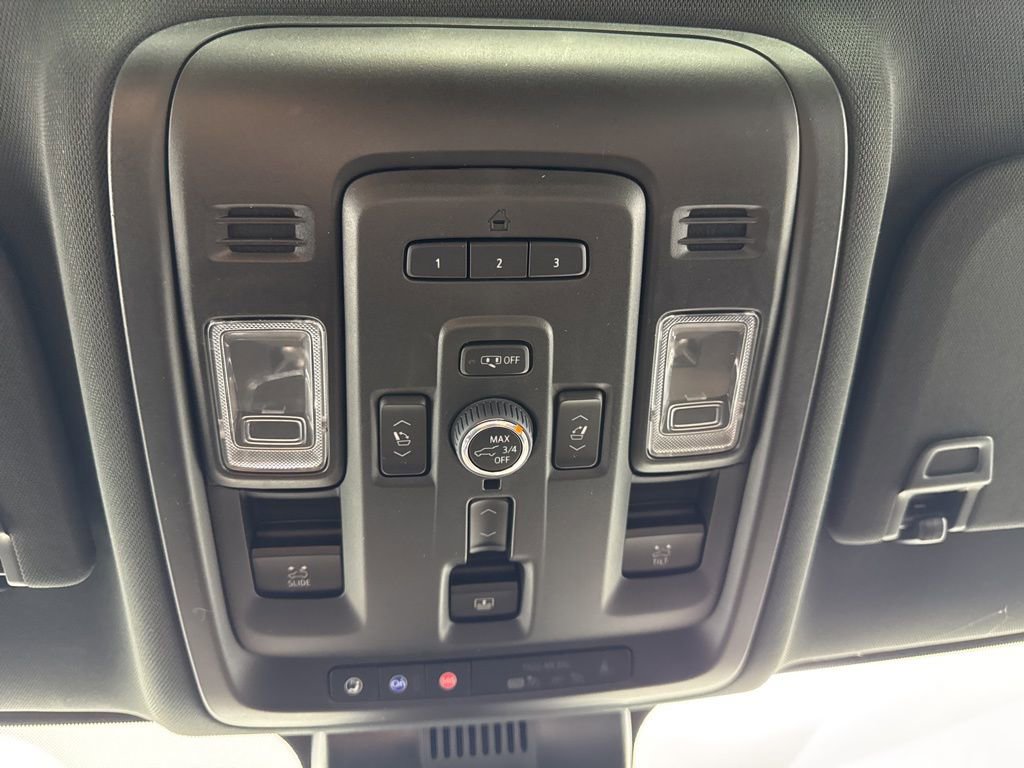 Used 2024 Chevrolet Tahoe High Country image 21