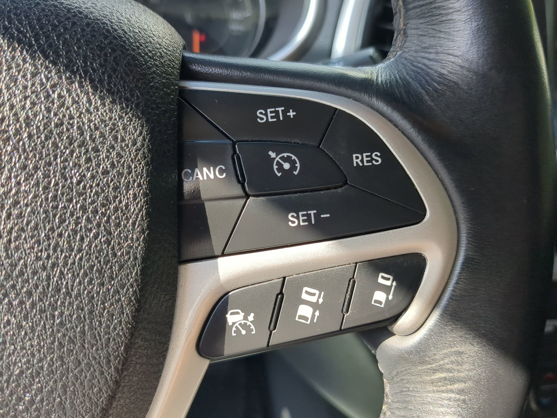 Used 2016 Jeep Cherokee Trailhawk w/ Comfort/Convenience Group image 61