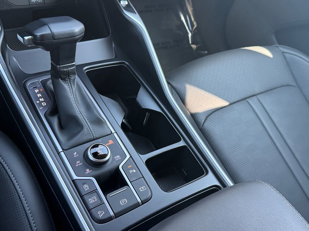 Certified 2025 Kia Sorento S image 24