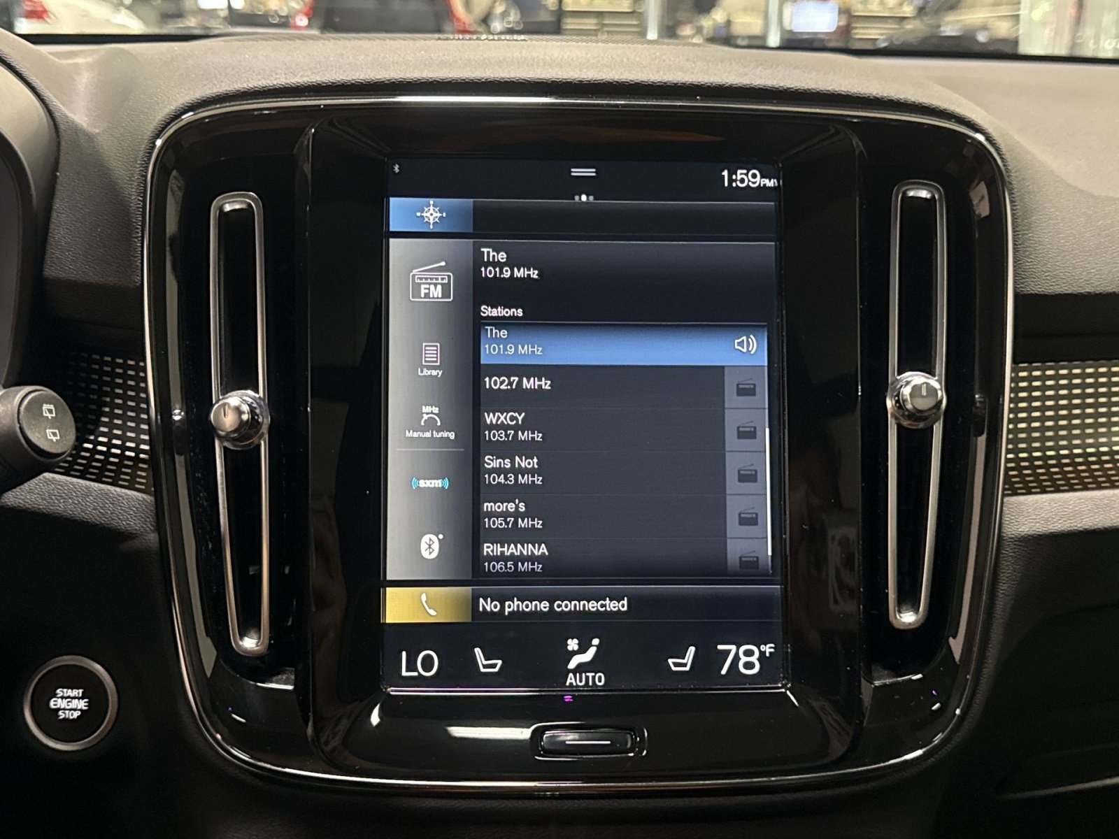 Used 2021 Volvo XC40 T5 R-Design w/ Advanced Package AWD/4WD image 26
