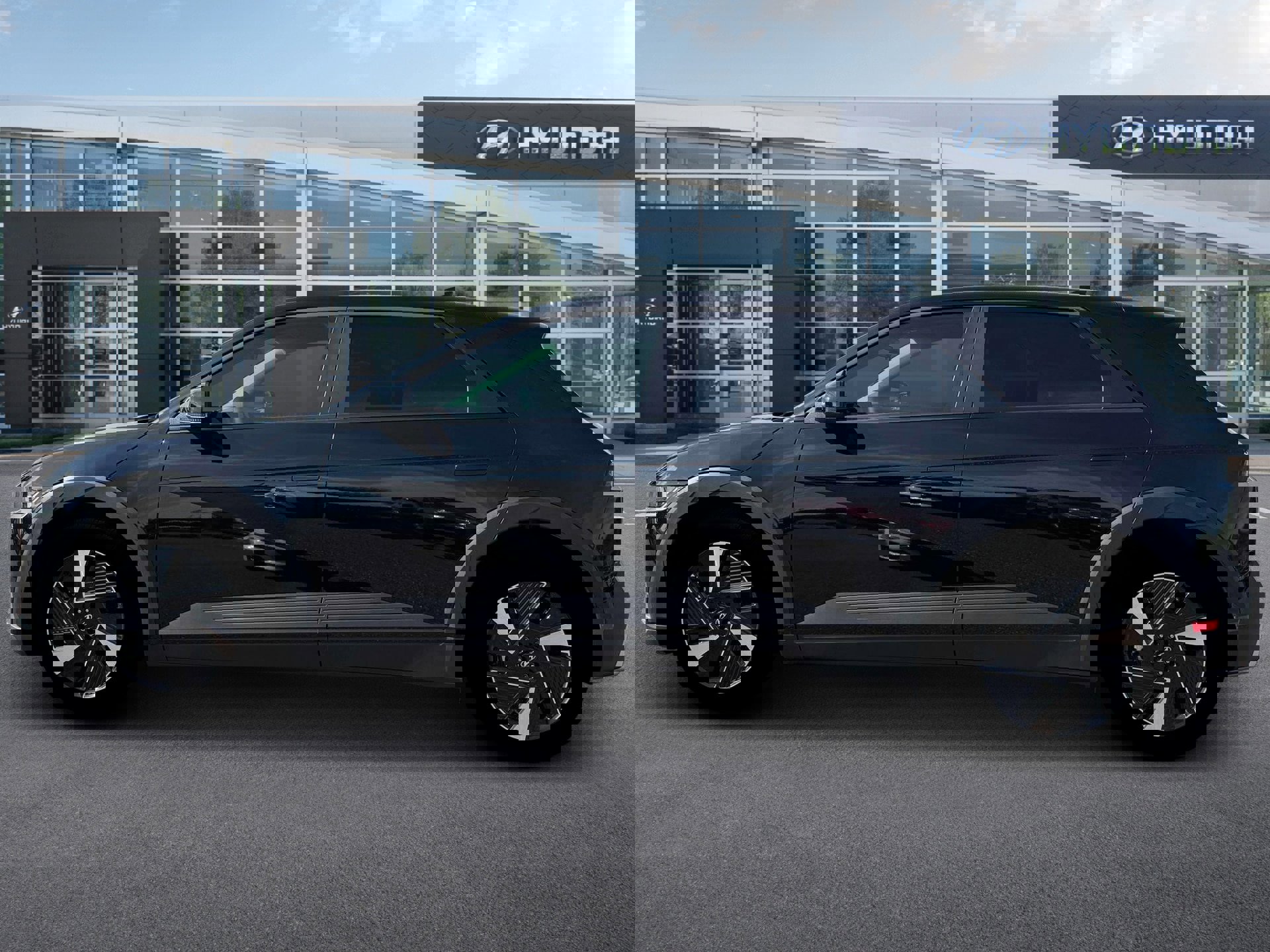 New 2025 Hyundai Ioniq 5 SE image 3