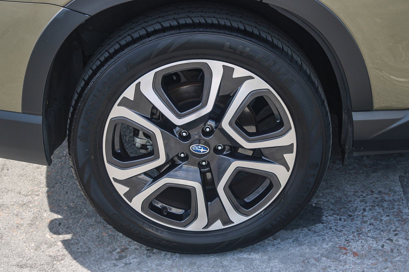 Used 2023 Subaru Ascent Limited w/ Technology Package image 12