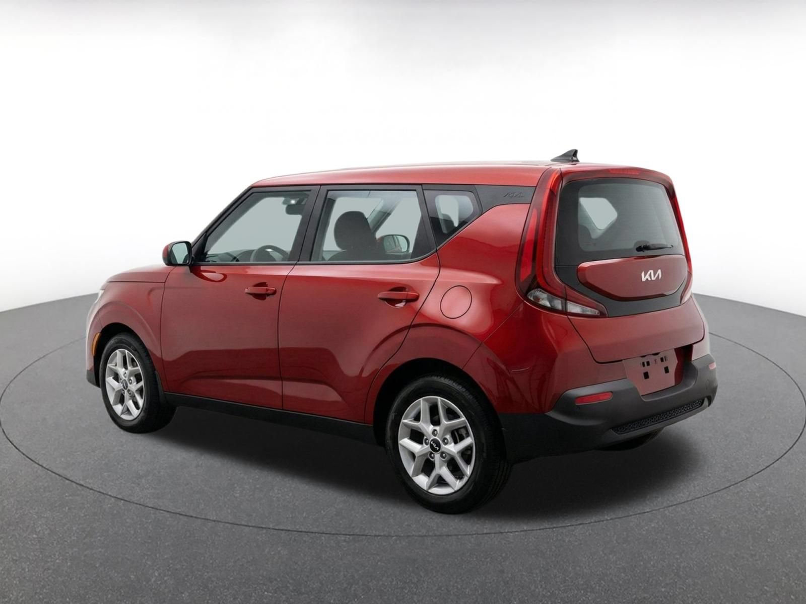 Used 2025 Kia Soul LX w/ LX Technology Package FWD image 7