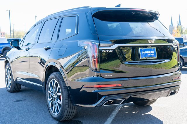 Used 2024 Cadillac XT6 Sport image 8