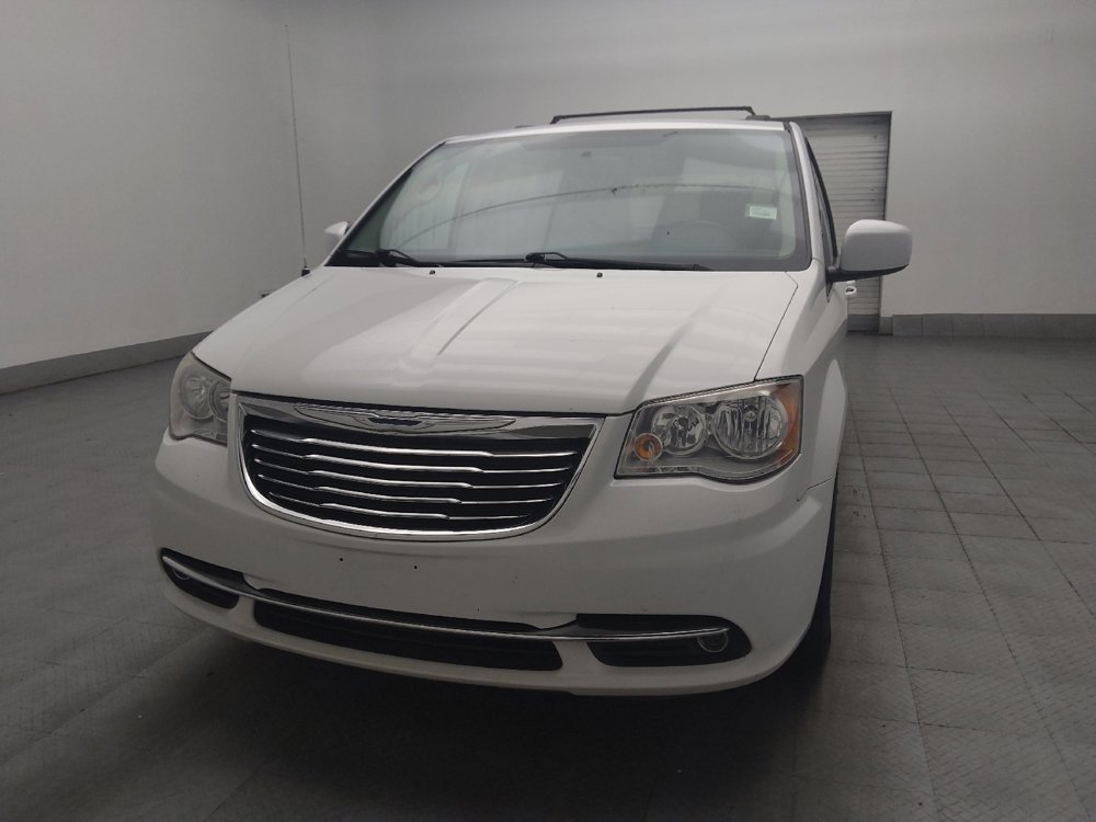 Used 2016 Chrysler Town & Country Touring FWD image 15
