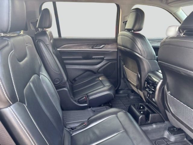 Used 2023 Jeep Grand Cherokee L Limited AWD/4WD image 35