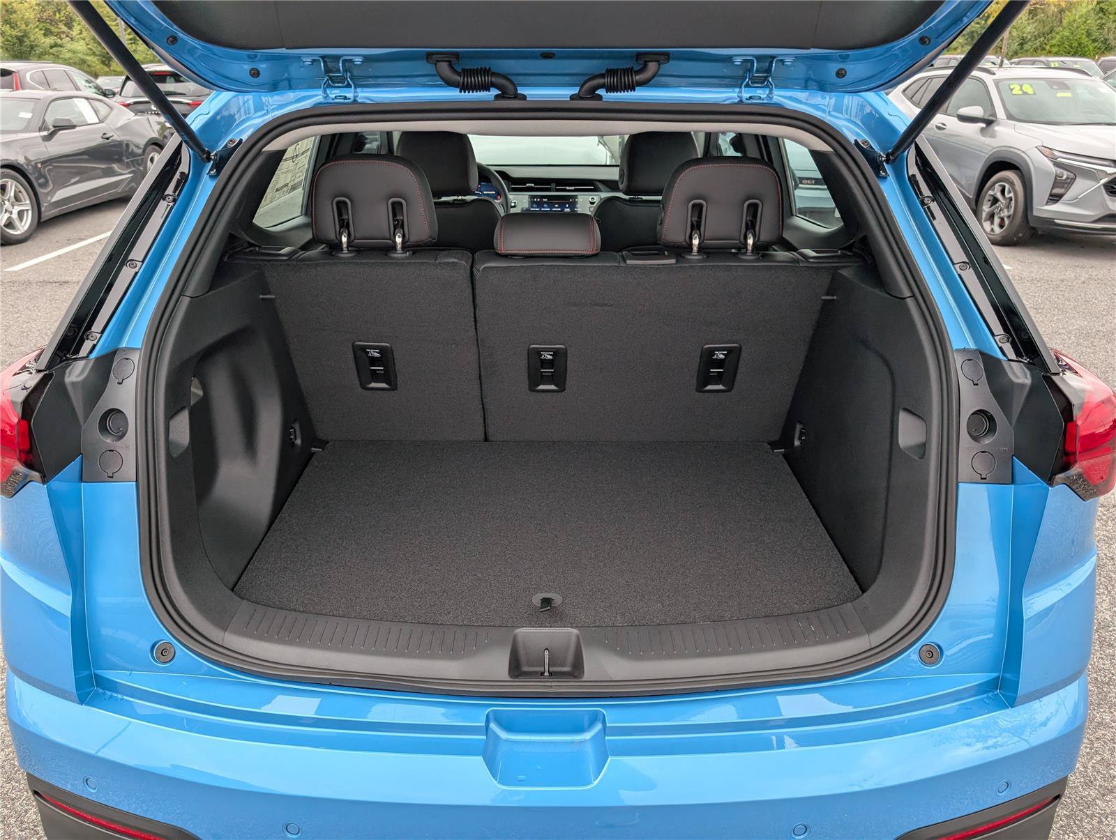 New 2027 Chevrolet Bolt RS w/ Technology Package FWD image 9