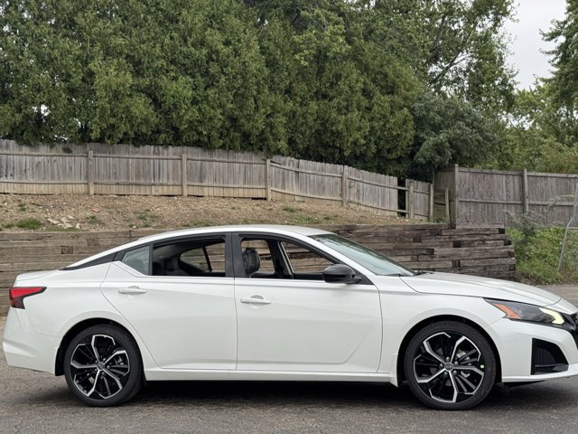 New 2026 Nissan Altima 2.5 SR FWD image 23