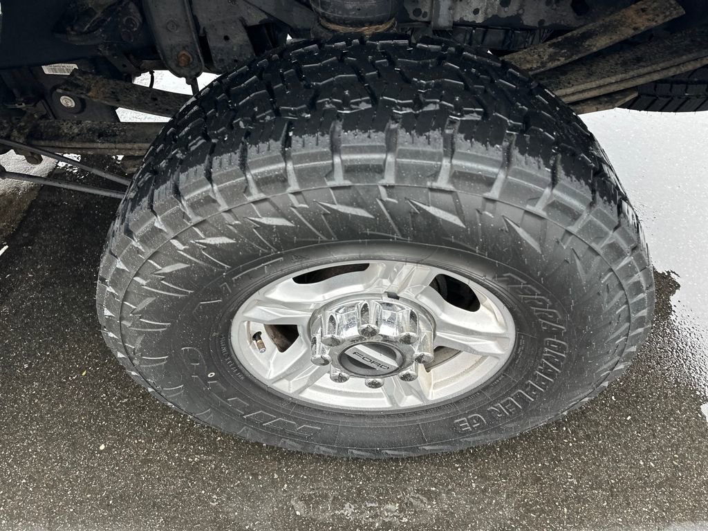 Used 2017 Ford F250 XLT w/ Camper Package image 26