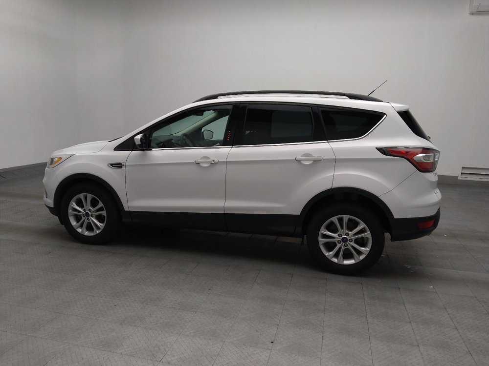 Used 2017 Ford Escape SE w/ Equipment Group 201A FWD image 3