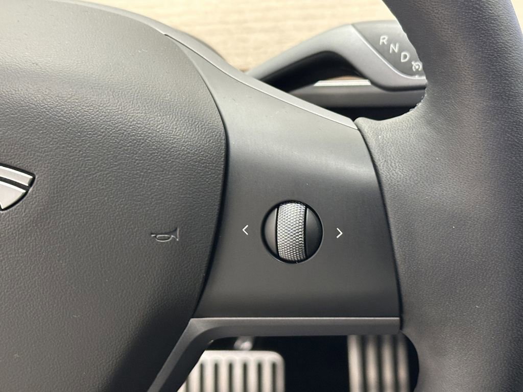 Used 2021 Tesla Model Y Long Range image 28