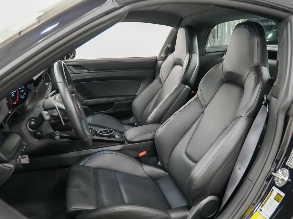 Certified 2023 Porsche 911 50th Anniversary Edition AWD/4WD image 5