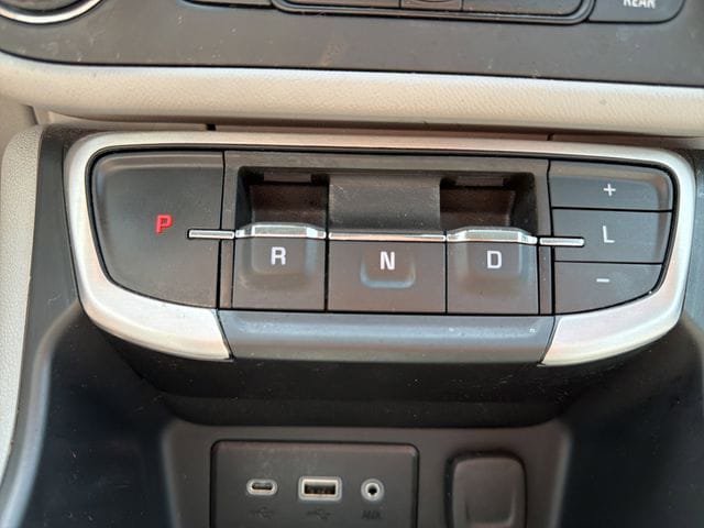 Used 2022 GMC Terrain SLE w/ Driver Convenience Package FWD image 13