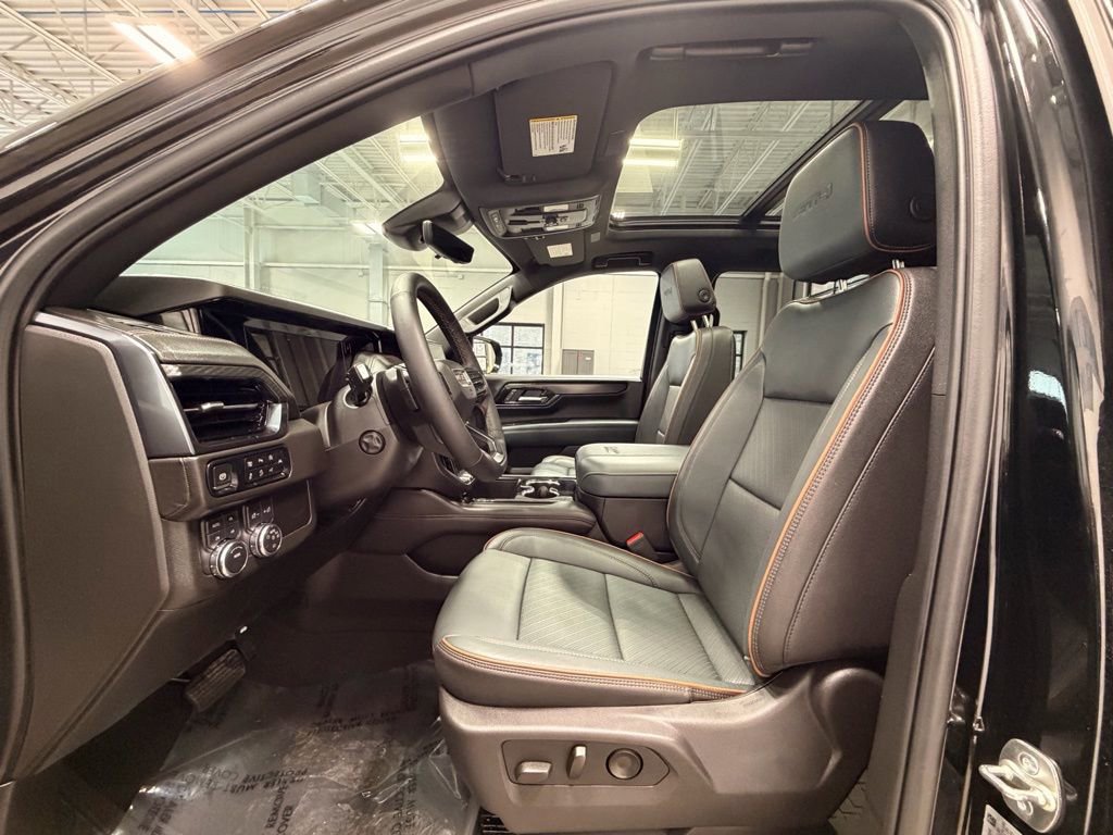 Used 2025 GMC Yukon XL AT4 w/ AT4 Premium Package AWD/4WD image 25