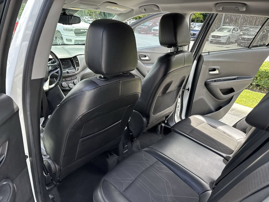 Used 2019 Chevrolet Trax LT w/ LT Convenience Package FWD image 34