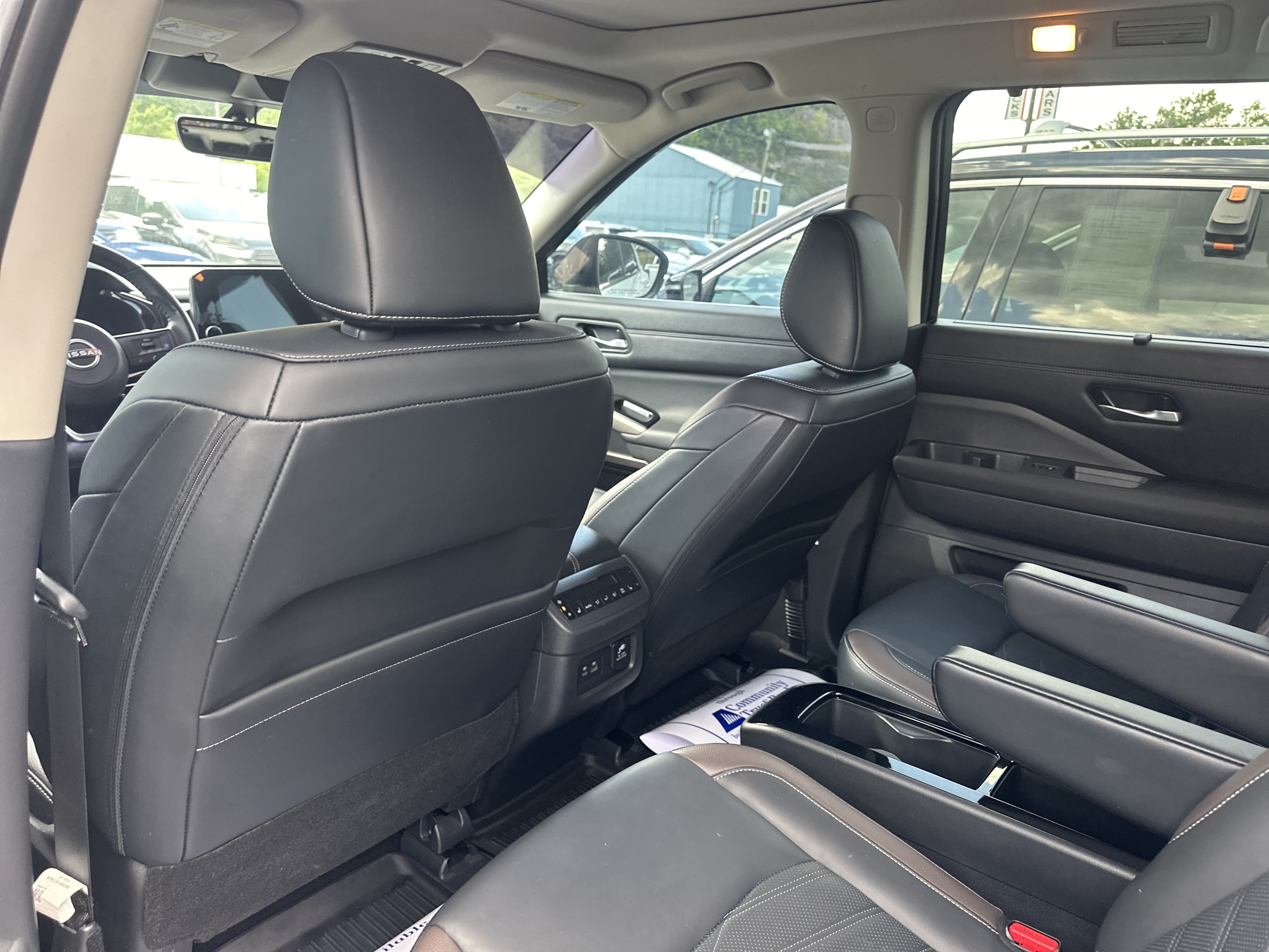 Used 2023 Nissan Pathfinder Platinum AWD/4WD image 24