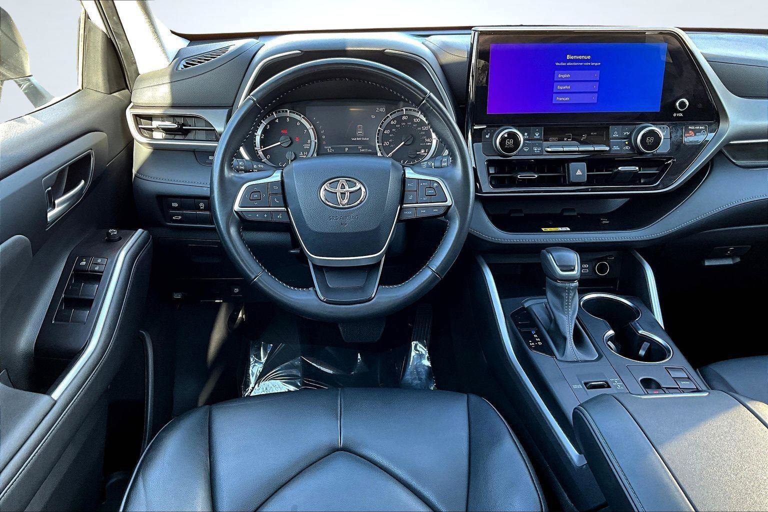 Used 2023 Toyota Highlander XLE image 5
