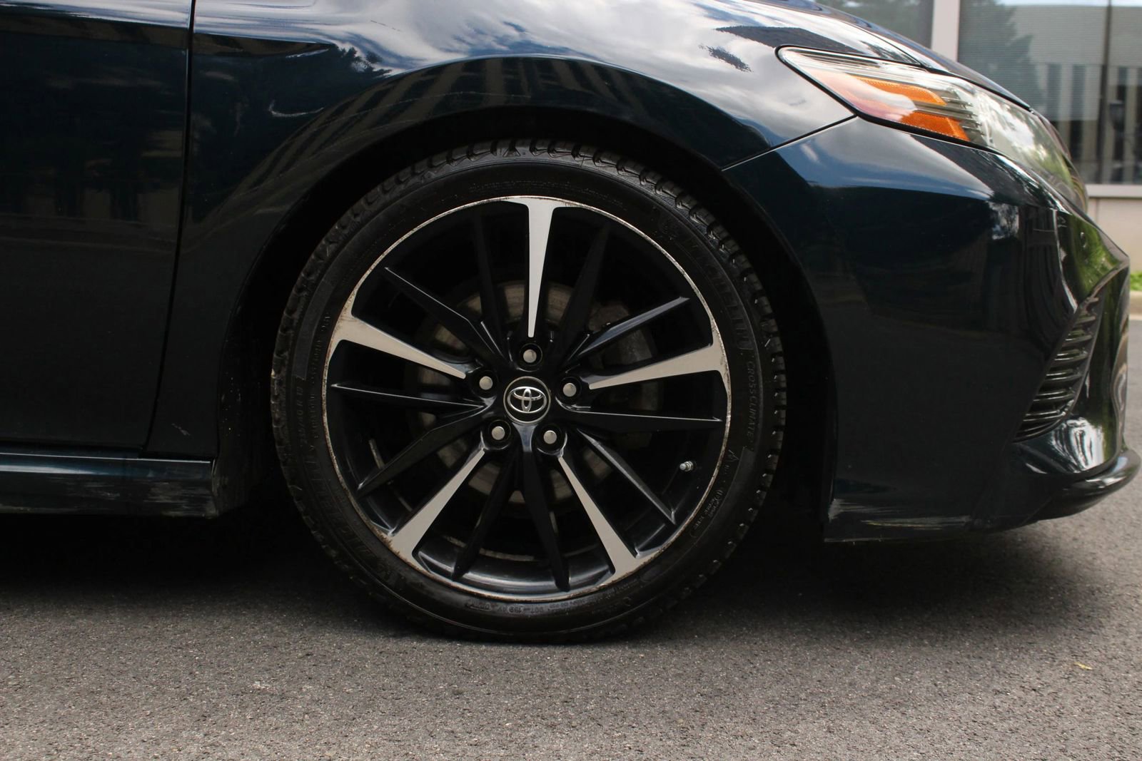 Used 2018 Toyota Camry XSE w/ Driver Assist Package FWD image 4