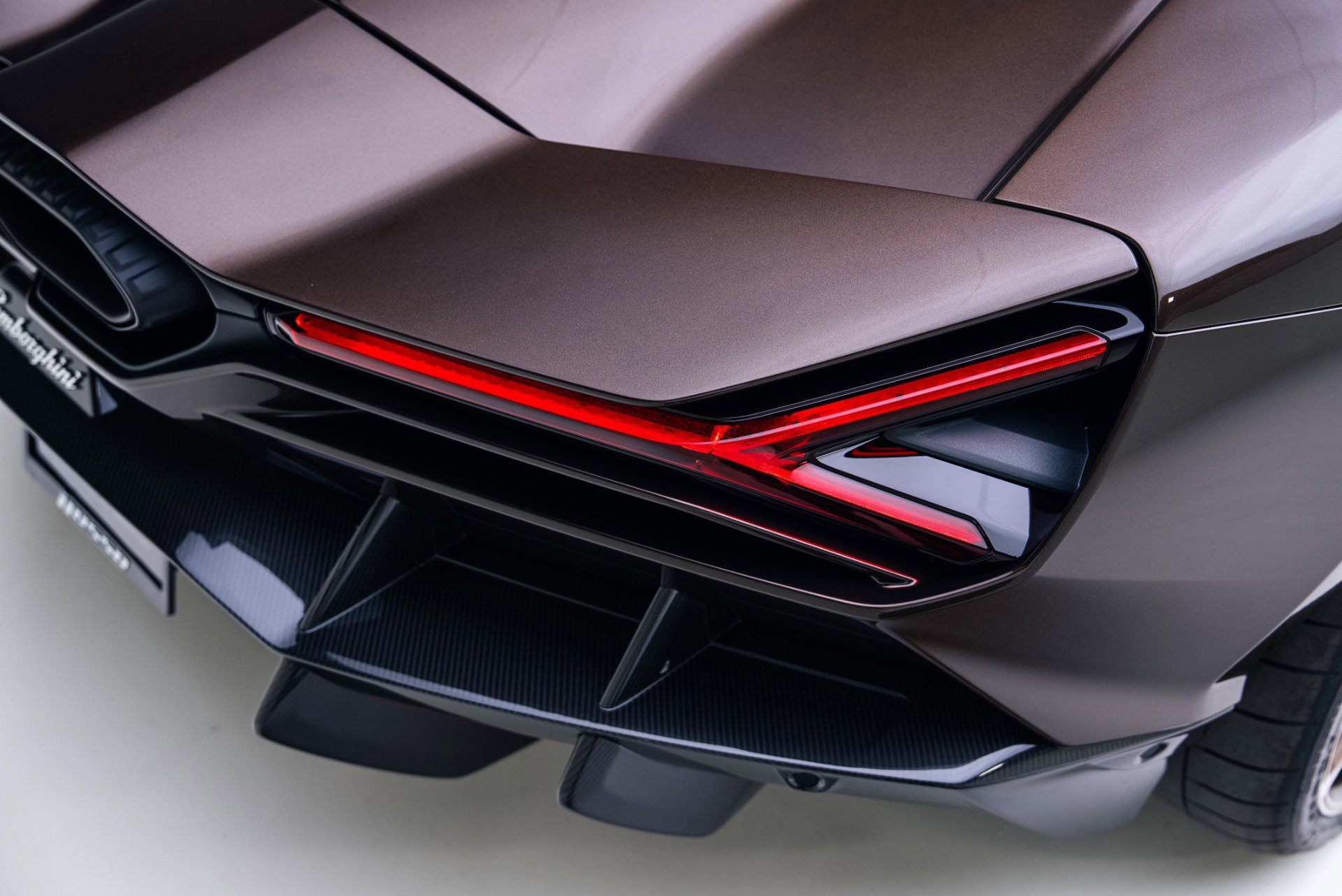 Used 2025 Lamborghini Revuelto image 32