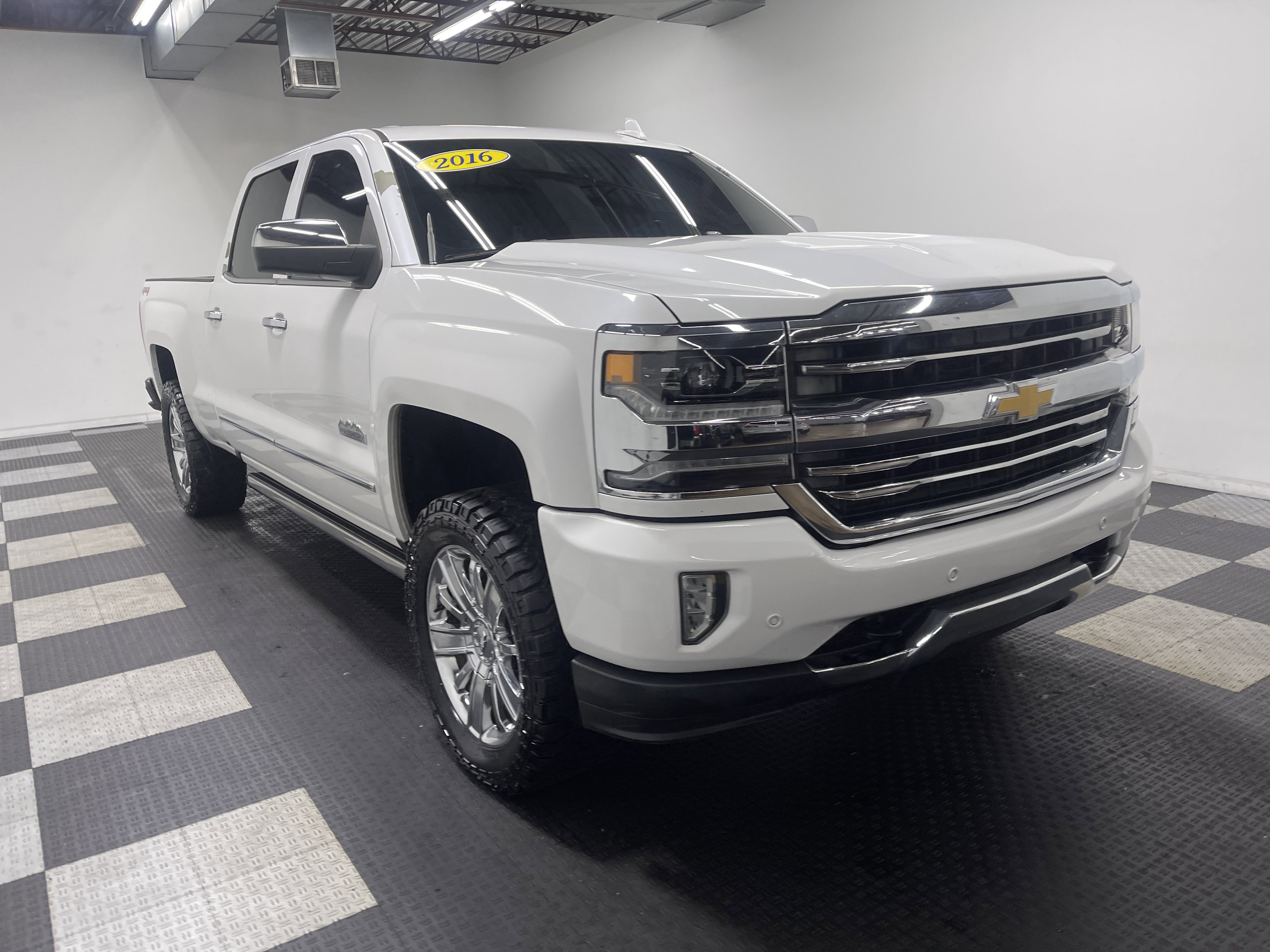 Used 2016 Chevrolet Silverado 1500 High Country w/ High Country Premium Package image 6