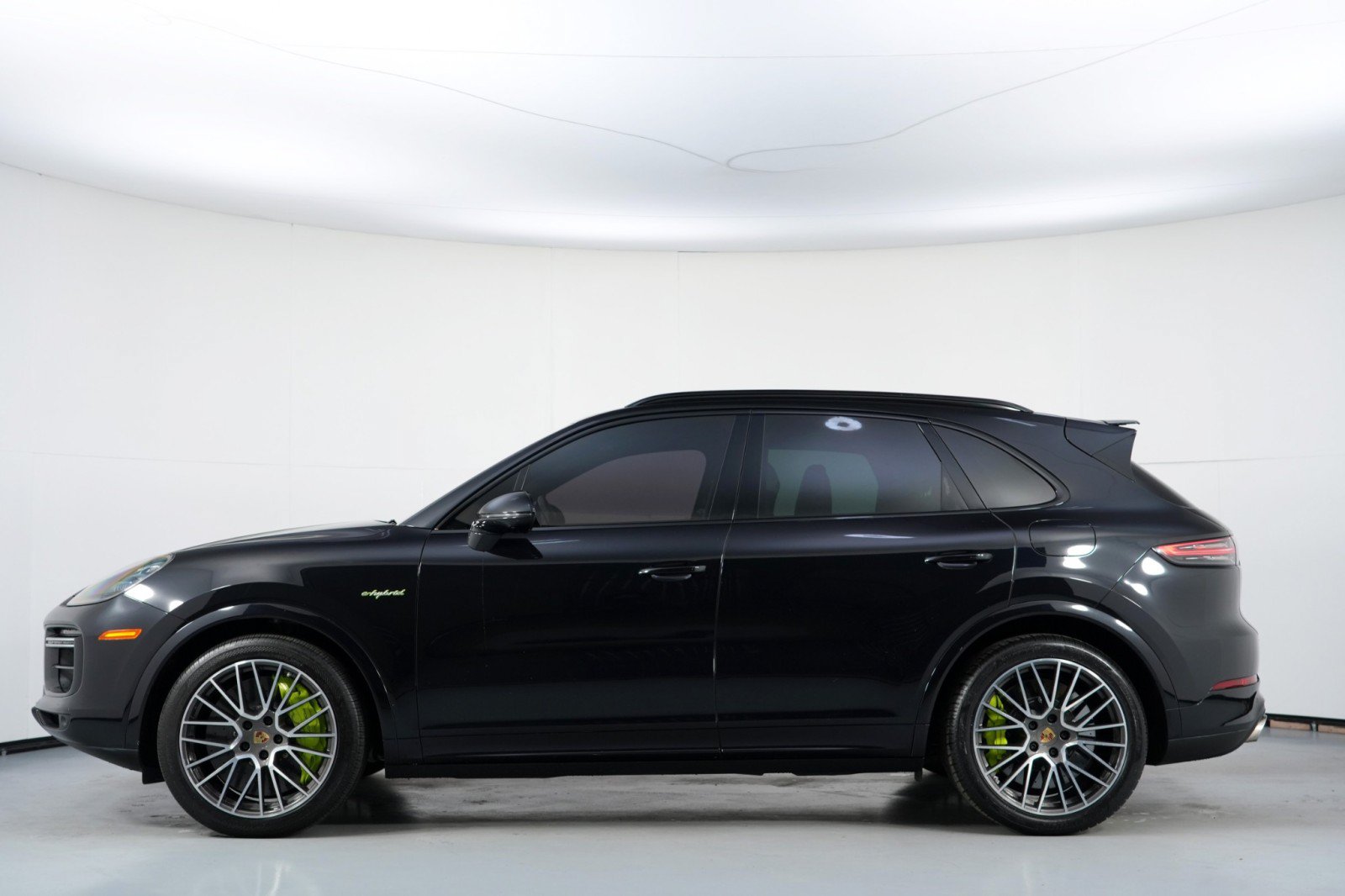 Used 2021 Porsche Cayenne Turbo S AWD/4WD image 9