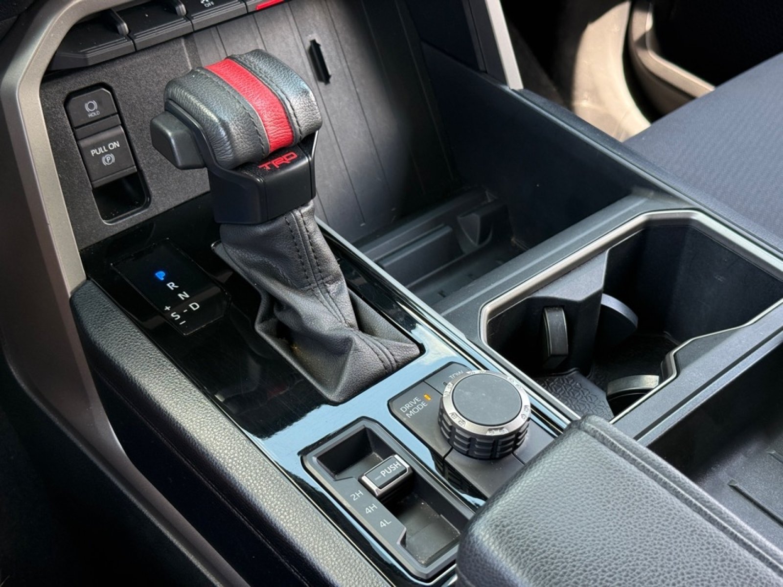 Used 2022 Toyota Tundra SR AWD/4WD image 16
