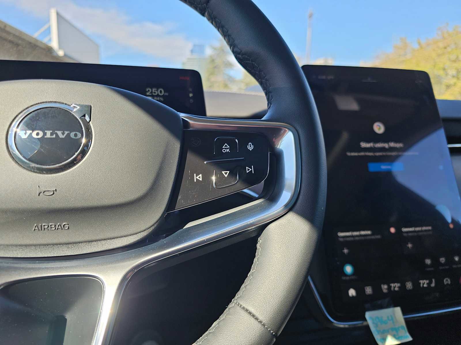 Used 2025 Volvo EX90 Plus image 32