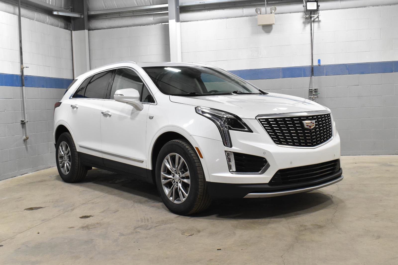 Used 2023 Cadillac XT5 Premium Luxury w/ LPO, Floor Liner Package image 30