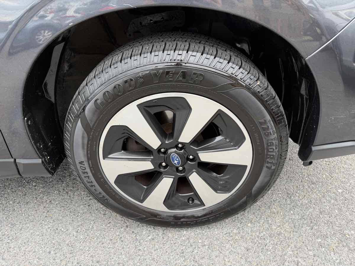 Used 2017 Subaru Forester 2.5i w/ Alloy Wheel Package AWD/4WD image 22